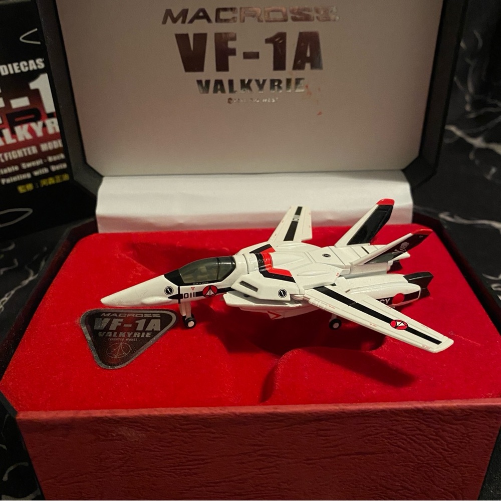 Macross 1:144 Diecast VF-1A Valkyrie Fighter Mode Model Doyusha Big West 1984 - Picture 4 of 7